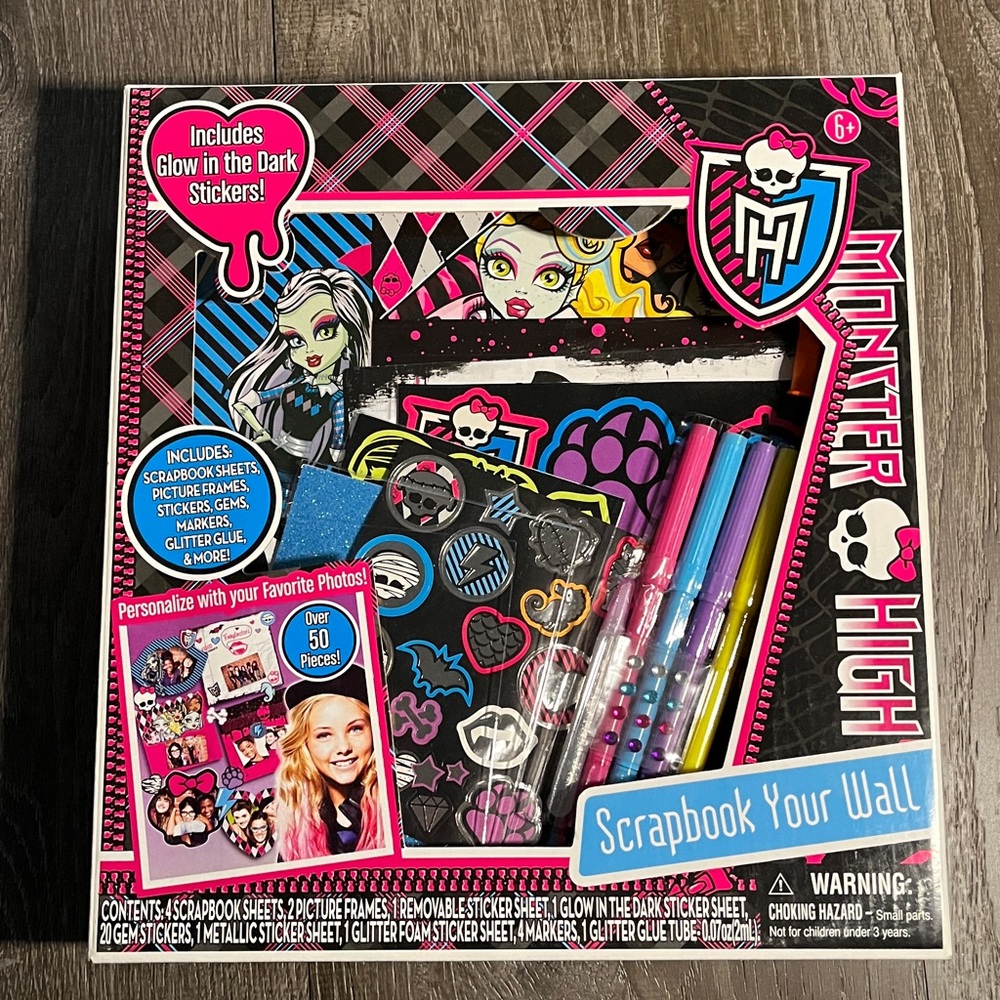 Monster High Scrapbook Your Wall Craft Set New 2013 Mattel SEALED BOX